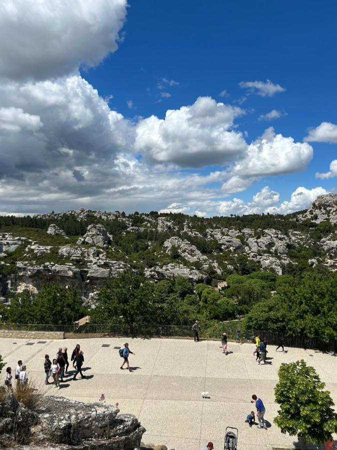 Вилла Au Coeur Des Baux Экстерьер фото